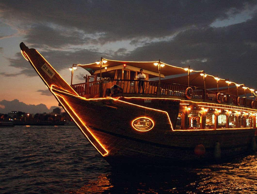 Rustar Dhow Cruise – Traditional Dinner on Dubai Creek