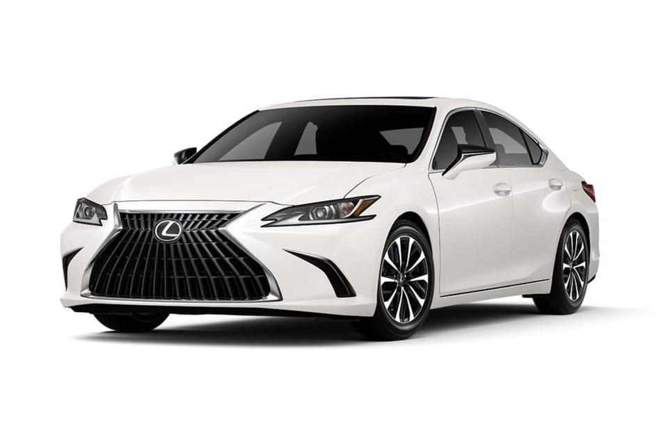 Private Luxury Car with Chauffeur – Elite Transfer Service