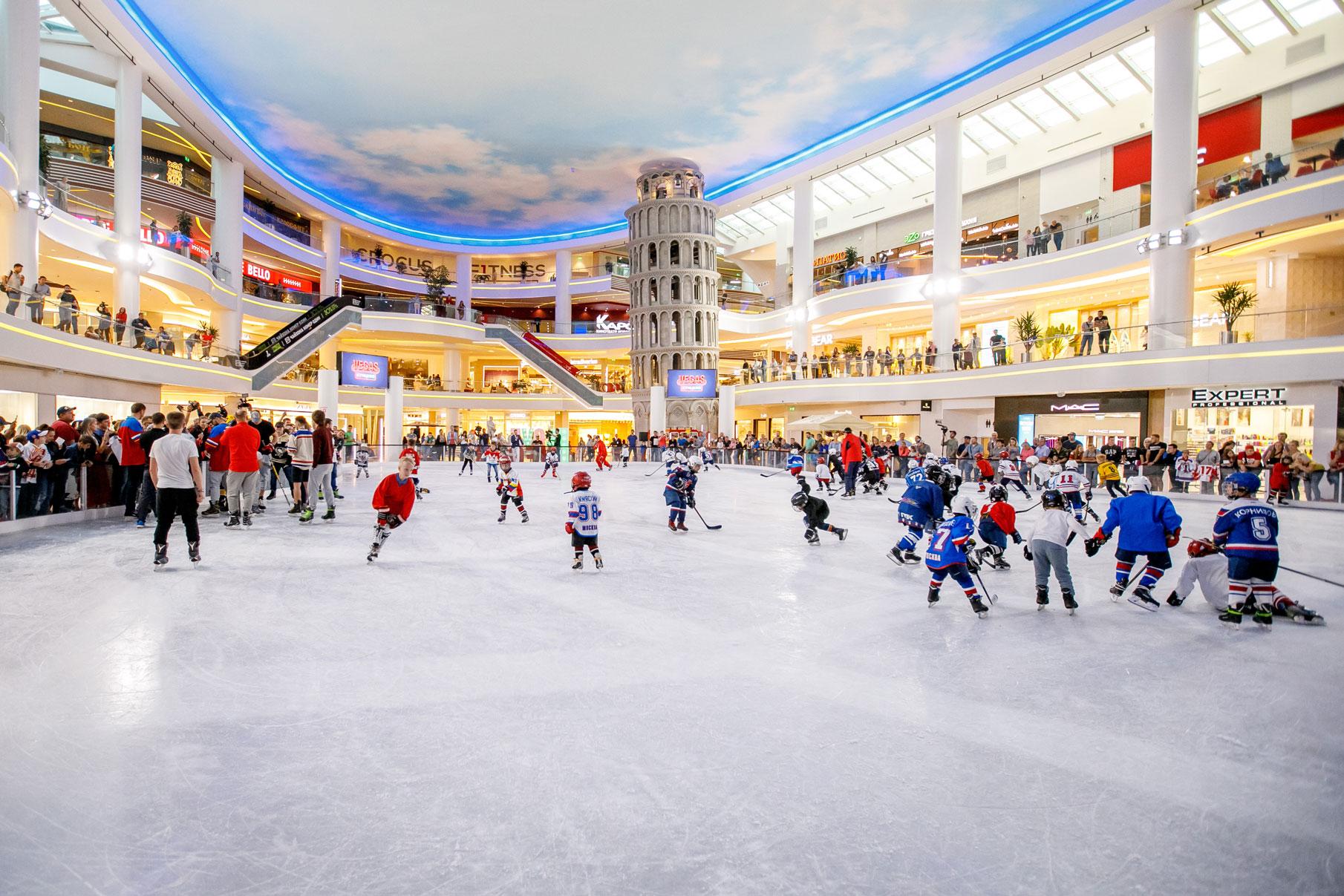 Dubai Ice Rink Admission – Glide into Fun at Dubai Mall experience in Dubai - Image 10
