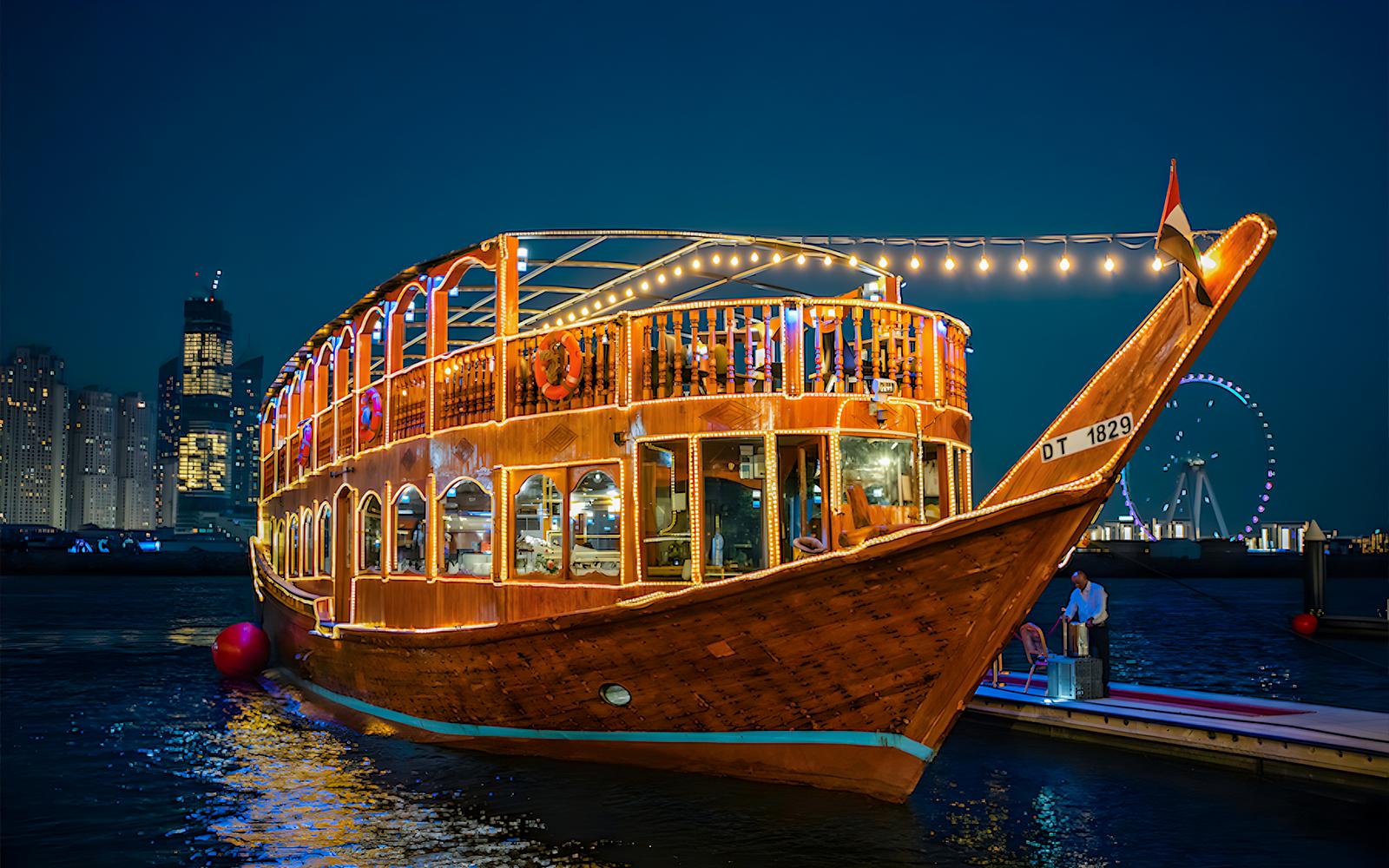 Rustar Dhow Cruise With Dinner experience in Dubai - Image 4