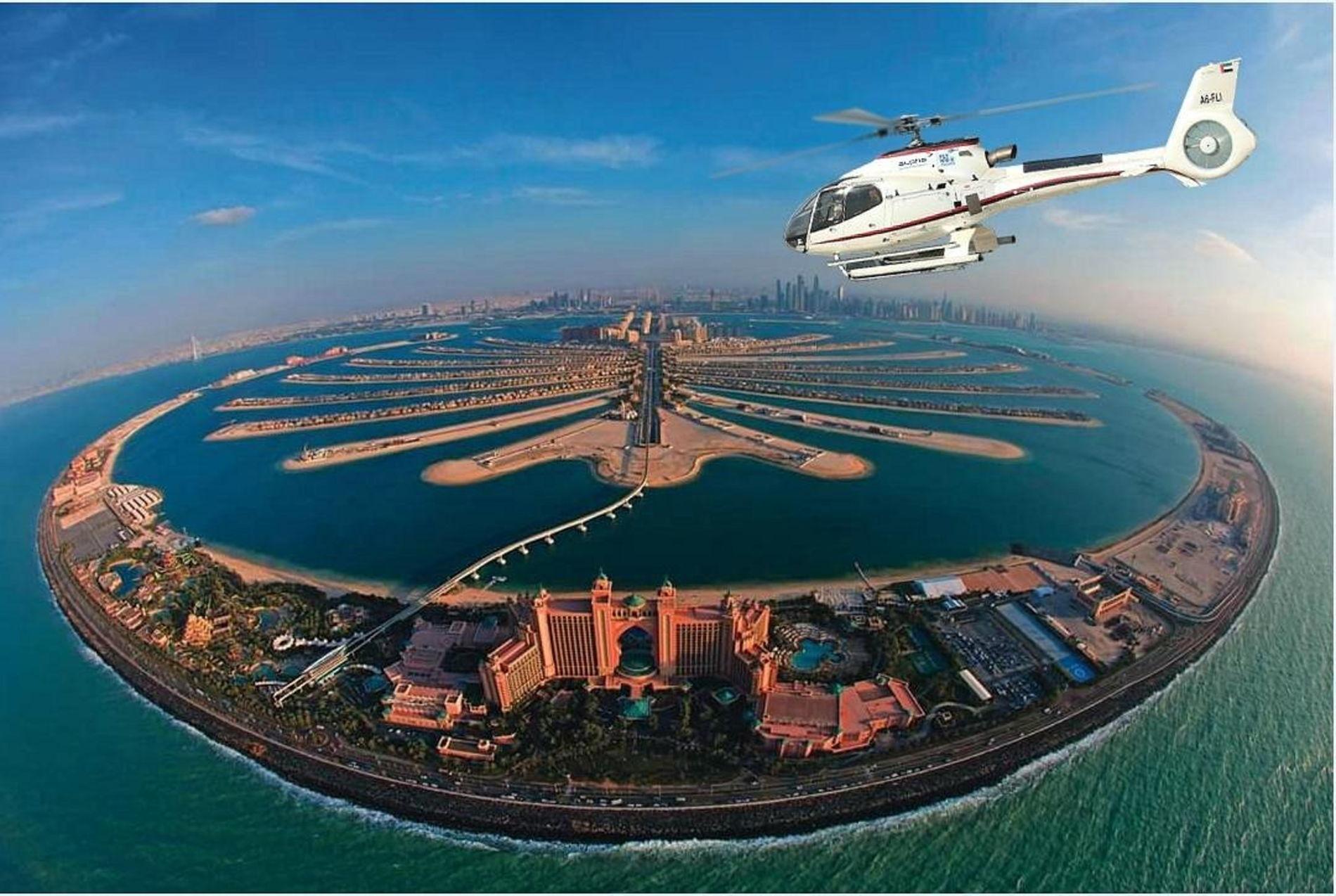 Pearl Heli Tour – Iconic Aerial Views of Dubai in 12 Minutes experience in Dubai - Image 4