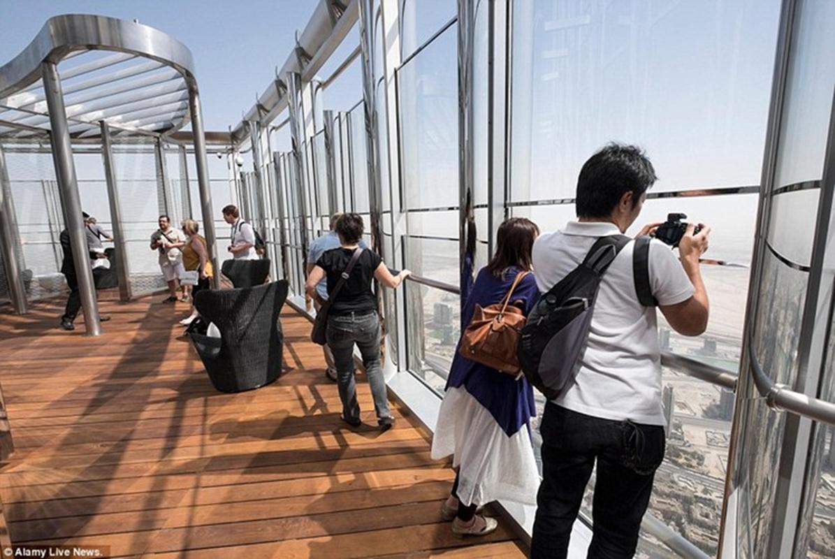 Burj Khalifa -- The Lounge (Level 152, 153 and 154) experience in Dubai - Image 7