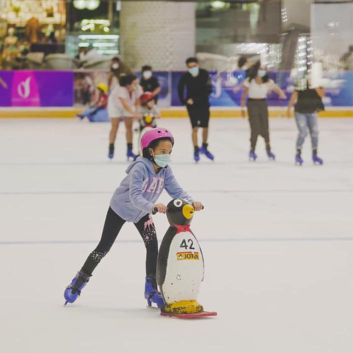 Dubai Ice Rink Admission – Glide into Fun at Dubai Mall experience in Dubai - Image 4