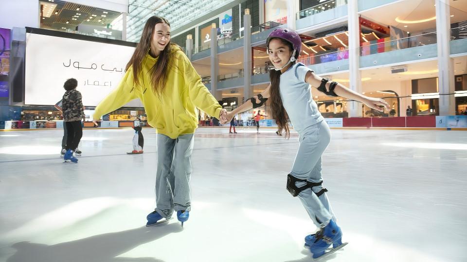 Dubai Ice Rink Admission – Glide into Fun at Dubai Mall experience in Dubai - Image 5