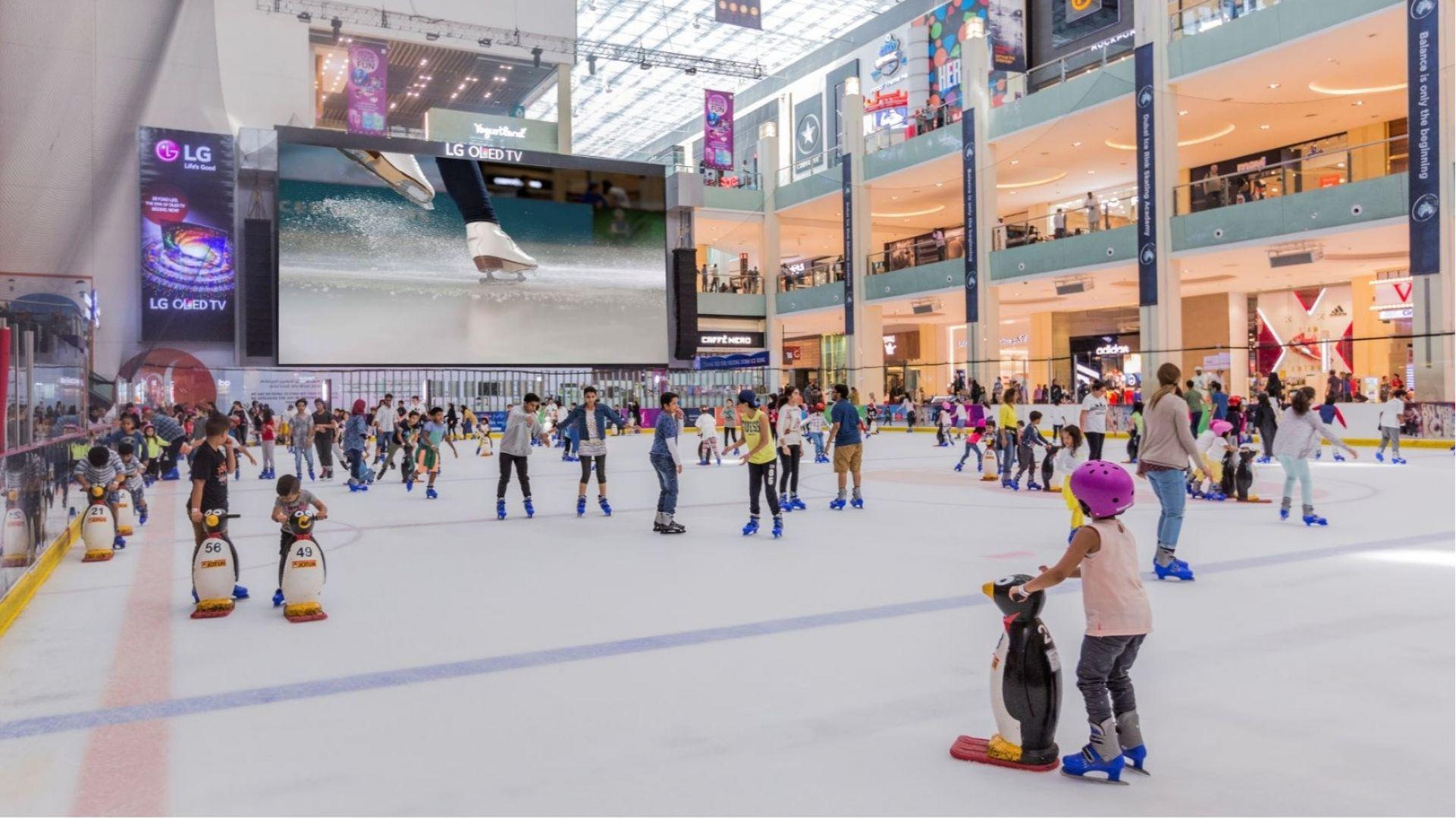 Dubai Ice Rink Admission – Glide into Fun at Dubai Mall experience in Dubai - Image 8
