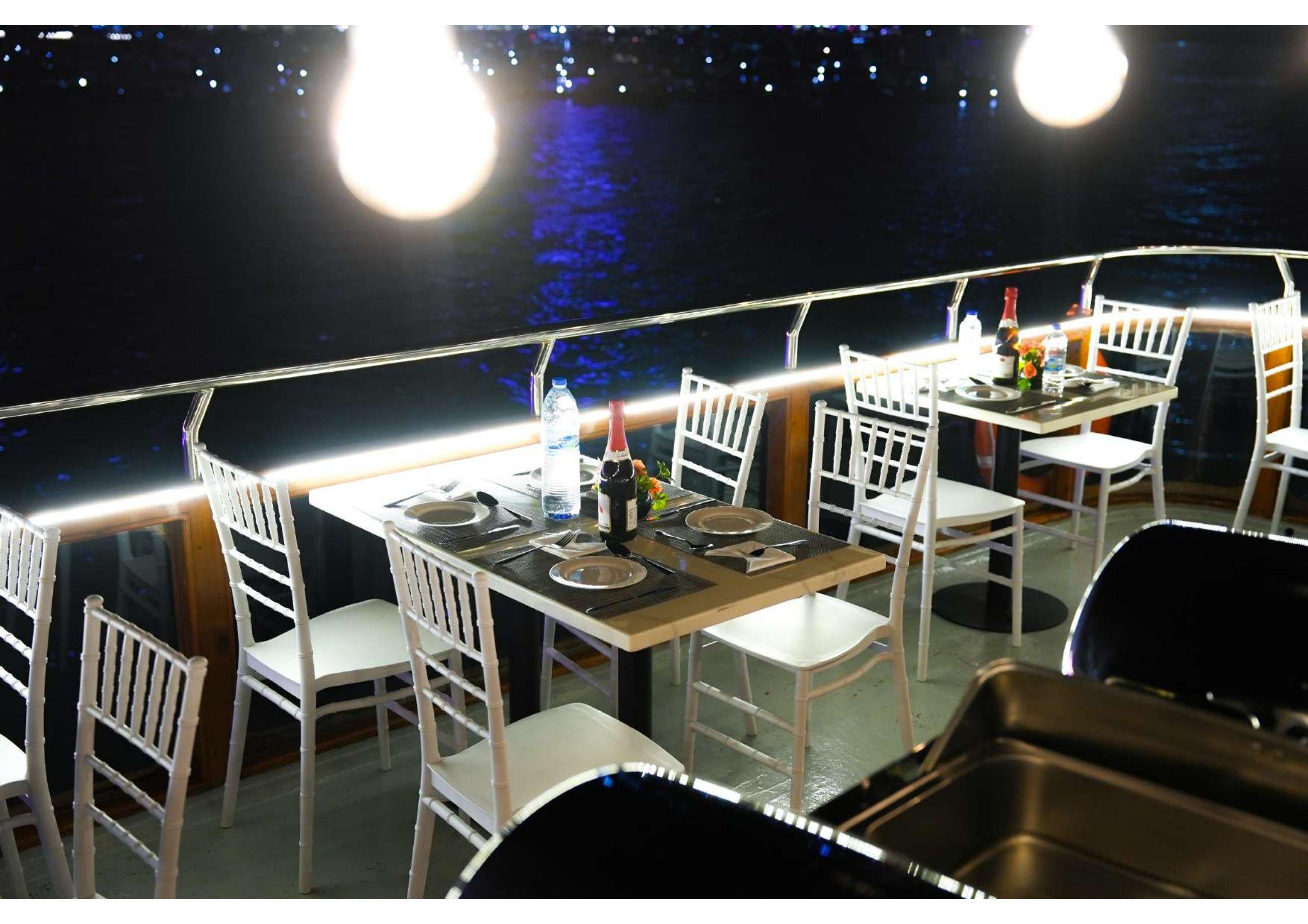 Evening Marina Dhow Cruise with Dinner experience in Dubai - Image 9