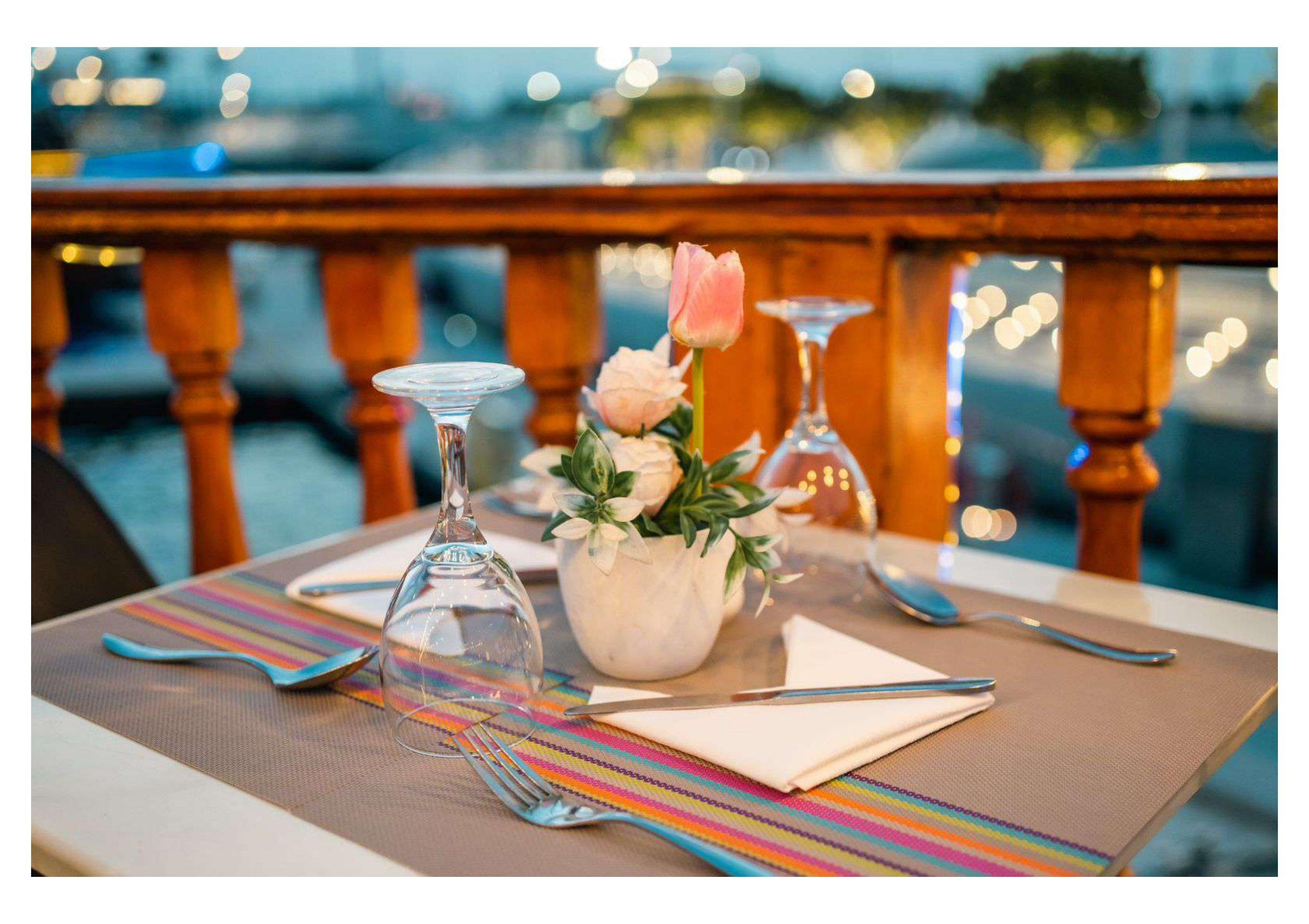 Evening Al Seef Dhow Cruise with Dinner experience in Dubai - Image 3