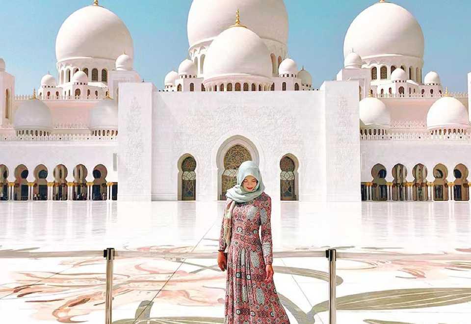 Sheikh Zayed Grand Mosque with Dubai Desert Safari Tour